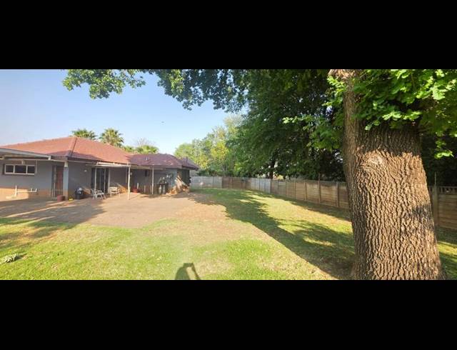 5 BEDROOM HOUSE FOR SALE IN ARCON PARK